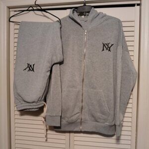 NWOT 2 PC ZIP UP HOODED SWEATSUIT  SIZE 2XL